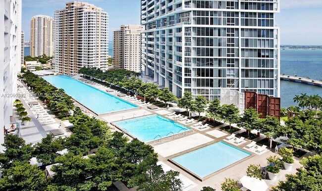 Building Photo - 485 Brickell Ave