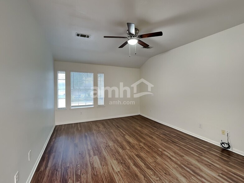 Building Photo - 16807 Pheasant Creek Ct