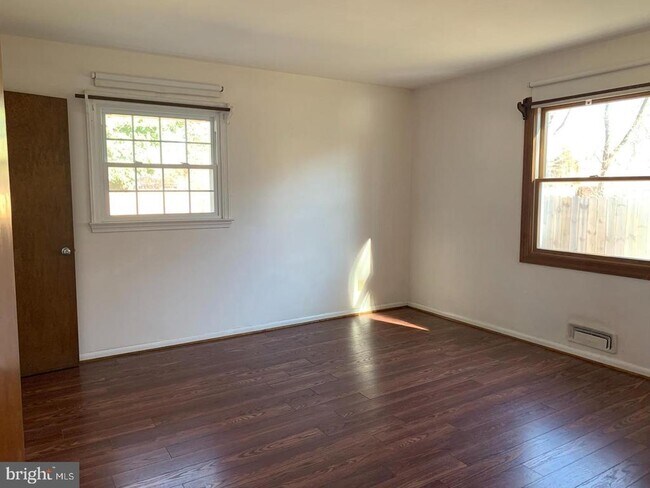 Building Photo - 1103 Yardley Rd