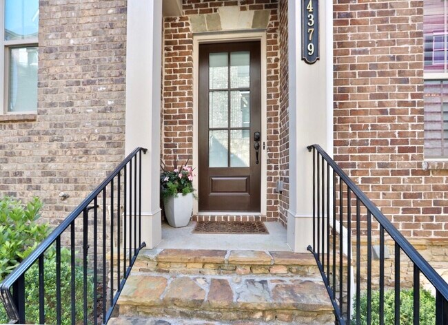 Building Photo - 4379 Strand Dr