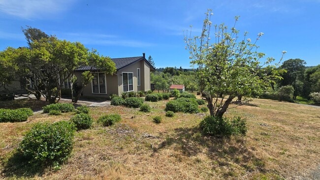 Building Photo - Beautiful West County Property Minutes Fro...