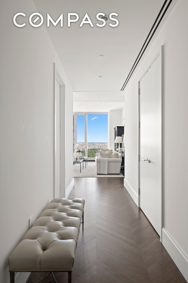 Building Photo - 217 W 57th St