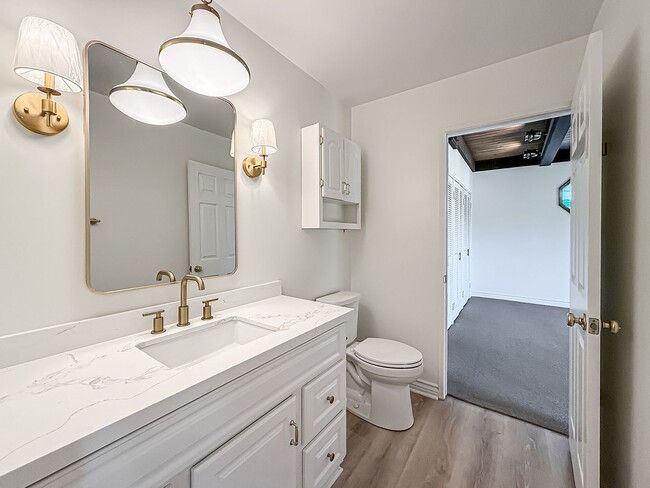 Building Photo - Upgraded Calabasas 4BR w/pool + spa, views + solar panels!