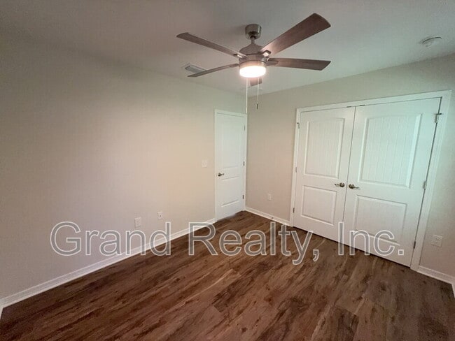 Building Photo - 4208 Eleanor St