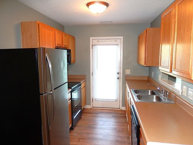 Building Photo - 5206 Big Bass Dr