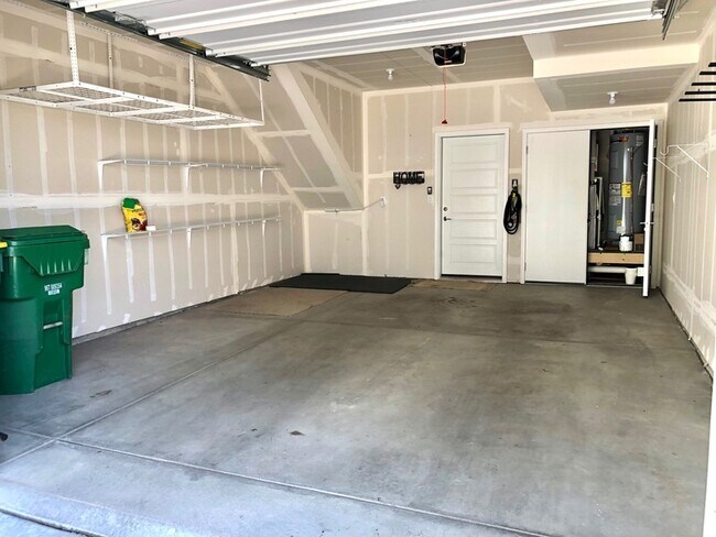 Building Photo - 6757 Quivas Way