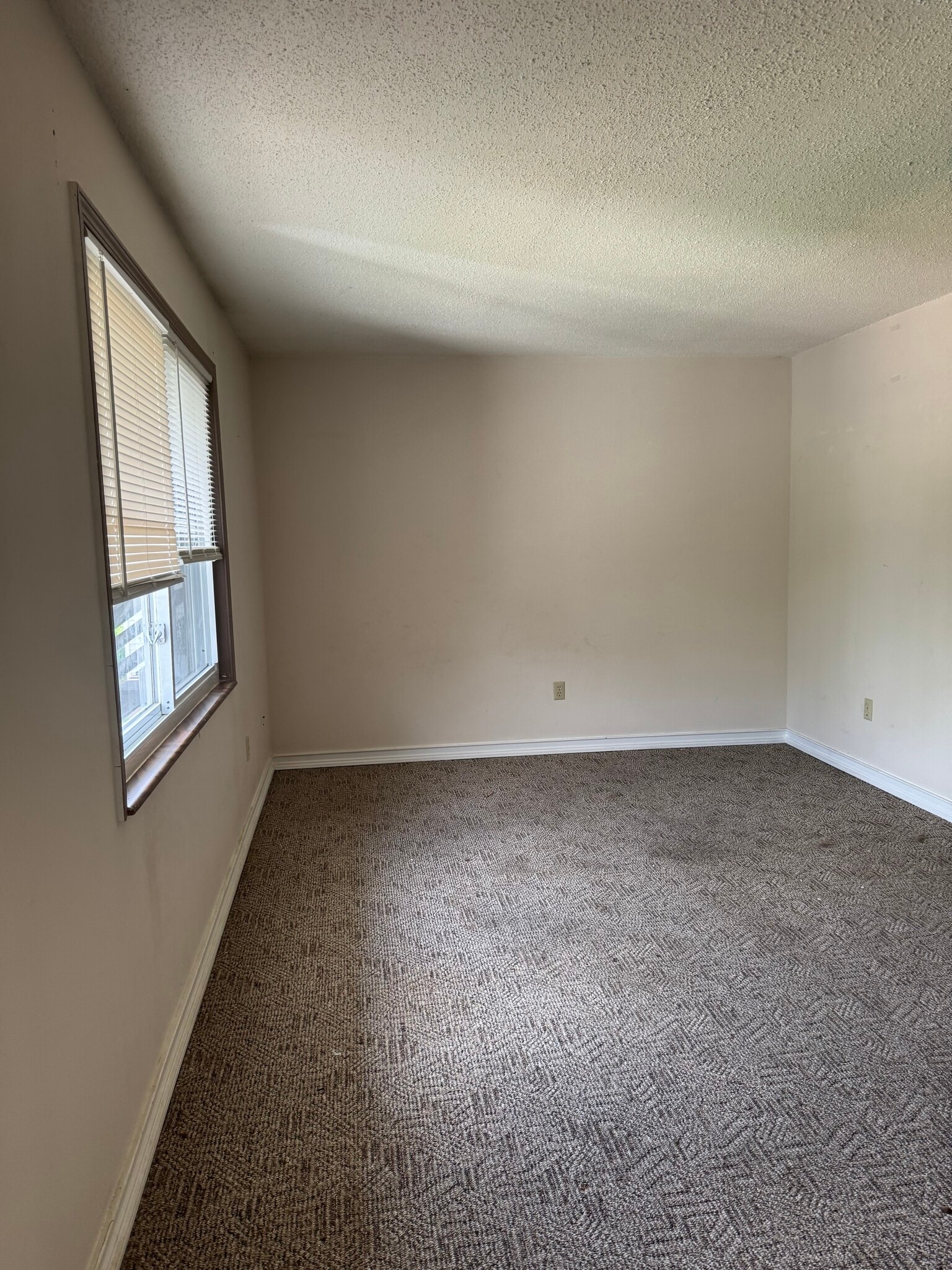 Building Photo - 105 Pelican Dr
