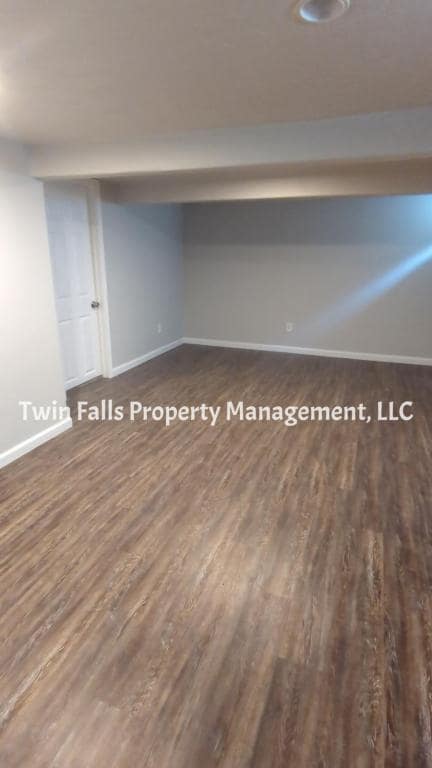 Building Photo - 354 7th Ave E