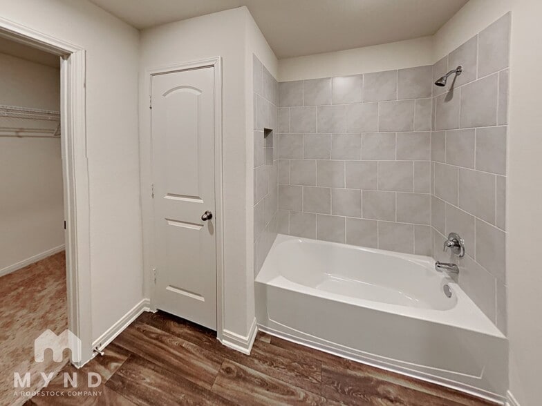 Building Photo - 7331 Anchor Cyn