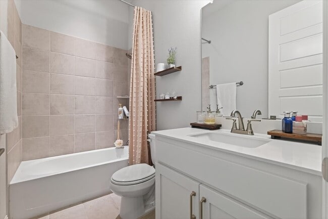 Building Photo - 1548 Euclid Aly