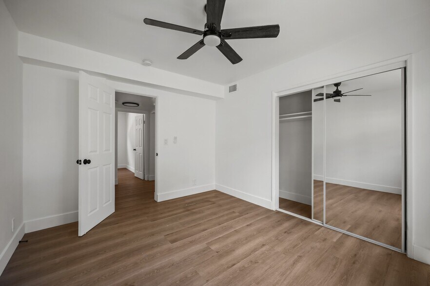 Building Photo - 2034 S Garth Ave
