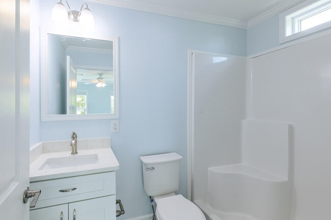 Building Photo - 224 W Seaview Dr