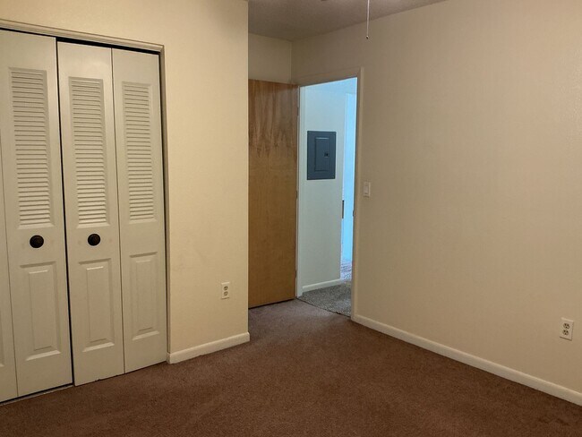 Building Photo - 1112 South Blvd