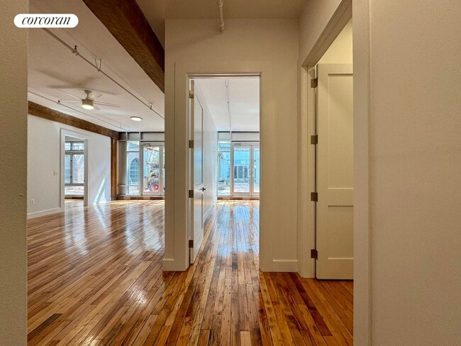 Building Photo - 275 Conover St