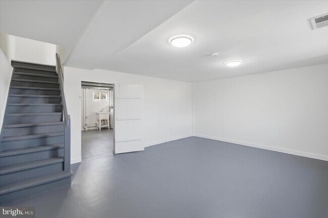 Building Photo - 5039 8th Rd S