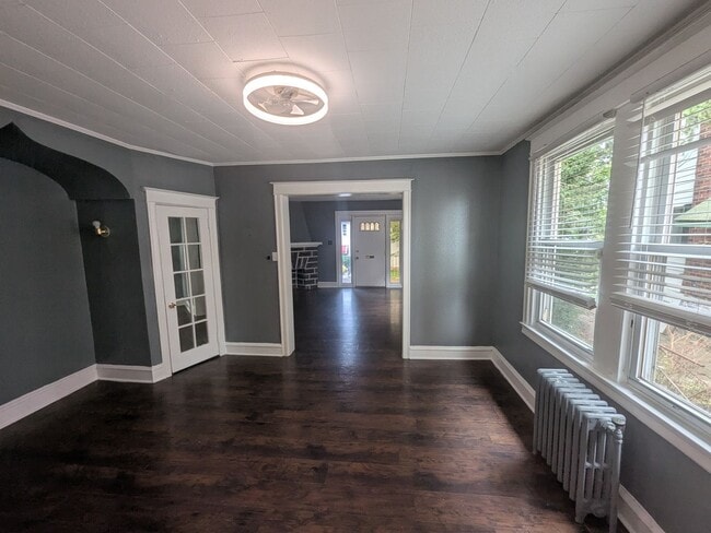 Building Photo - 821 Rader Ave