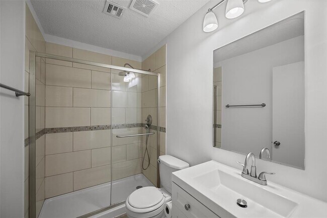 Building Photo - 2387 Crescent Park Dr
