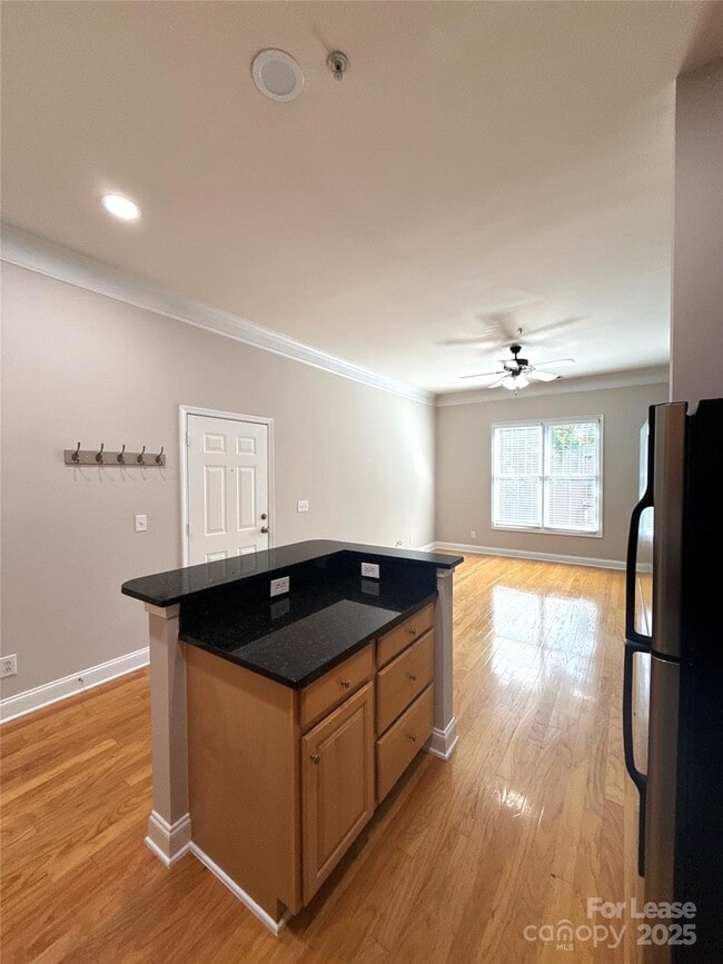 Building Photo - 739 Garden District Dr