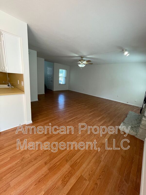 Building Photo - 1704 W 62nd St S