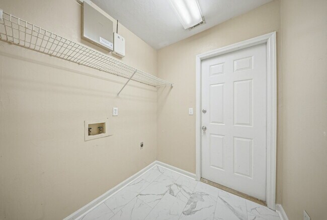 Building Photo - 1535 Breamstone Ridge