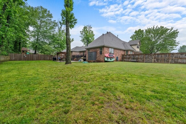 Building Photo - Wonderful Sherwood Home