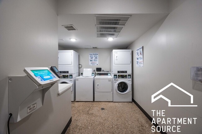 Building Photo - 7000 S South Shore Dr