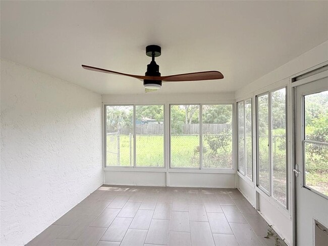 Building Photo - 8512 Longboat Ln