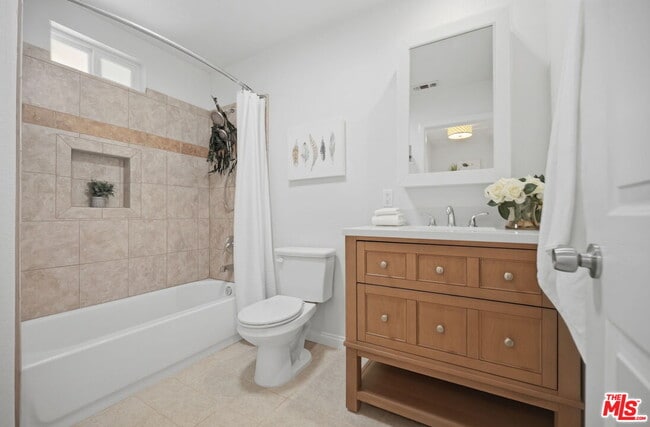 Building Photo - 340 N La Fayette Park Pl