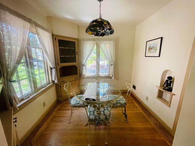 Building Photo - Gorgeous 3bed/2bath home in East Sac