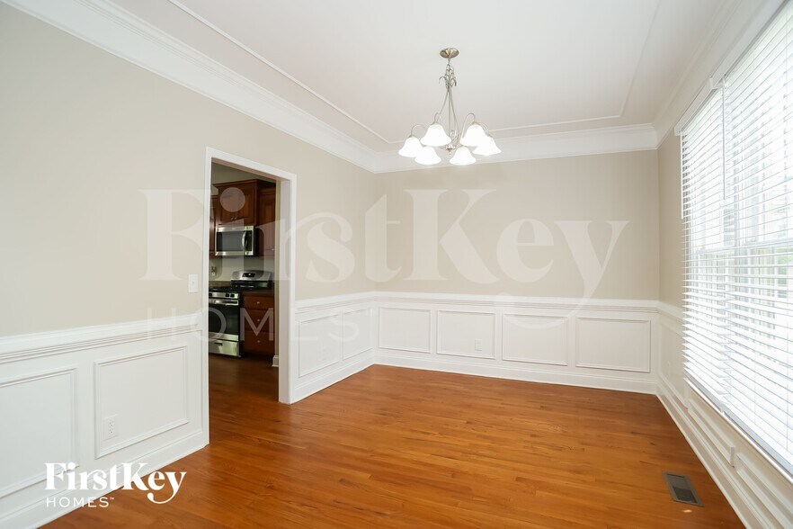 Building Photo - 522 S Fortune Way