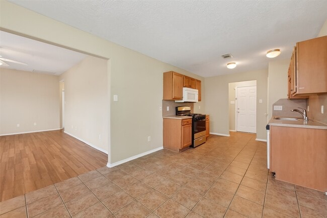 Building Photo - 17026 Cypresswood Glen Tr