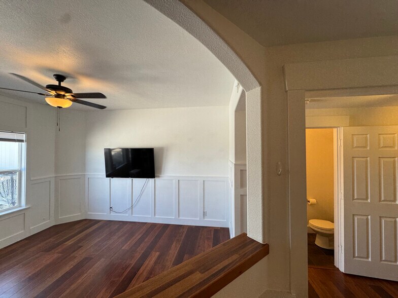 Building Photo - 159 Flowerfield Dr