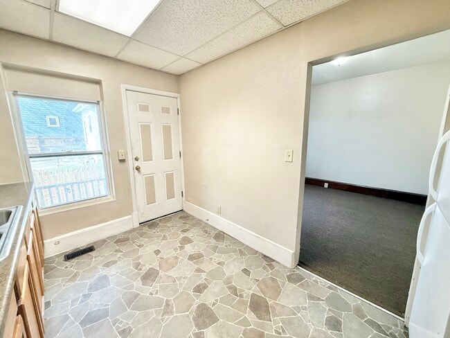 Building Photo - 405 16th St NW