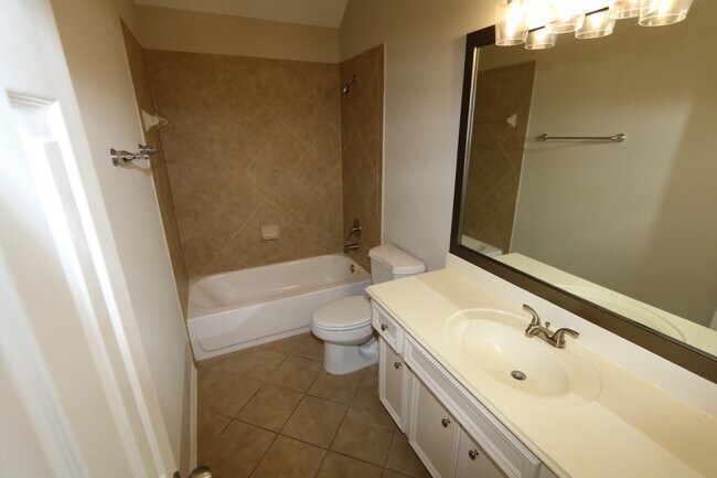 Building Photo - 2531 Llano Springs Dr