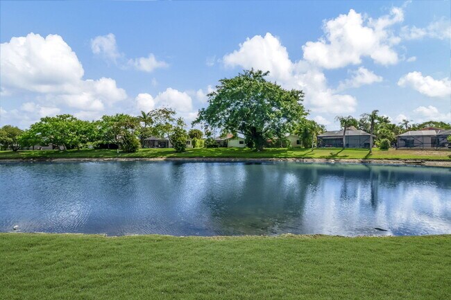 Building Photo - 10204 Camelback Ln