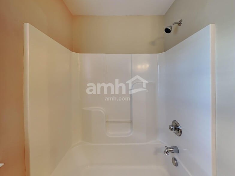 Building Photo - 484 Albion Cir