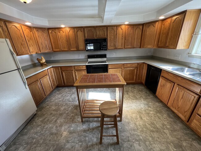 Building Photo - 273 Hidden Hill Farm Ln