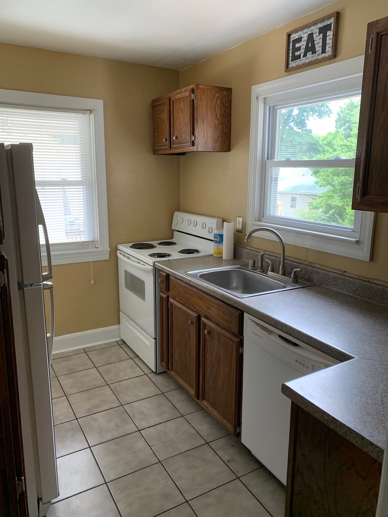 Building Photo - 308 Village Dr