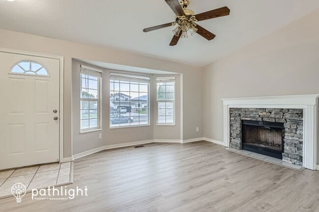 Building Photo - 846 E 900 N