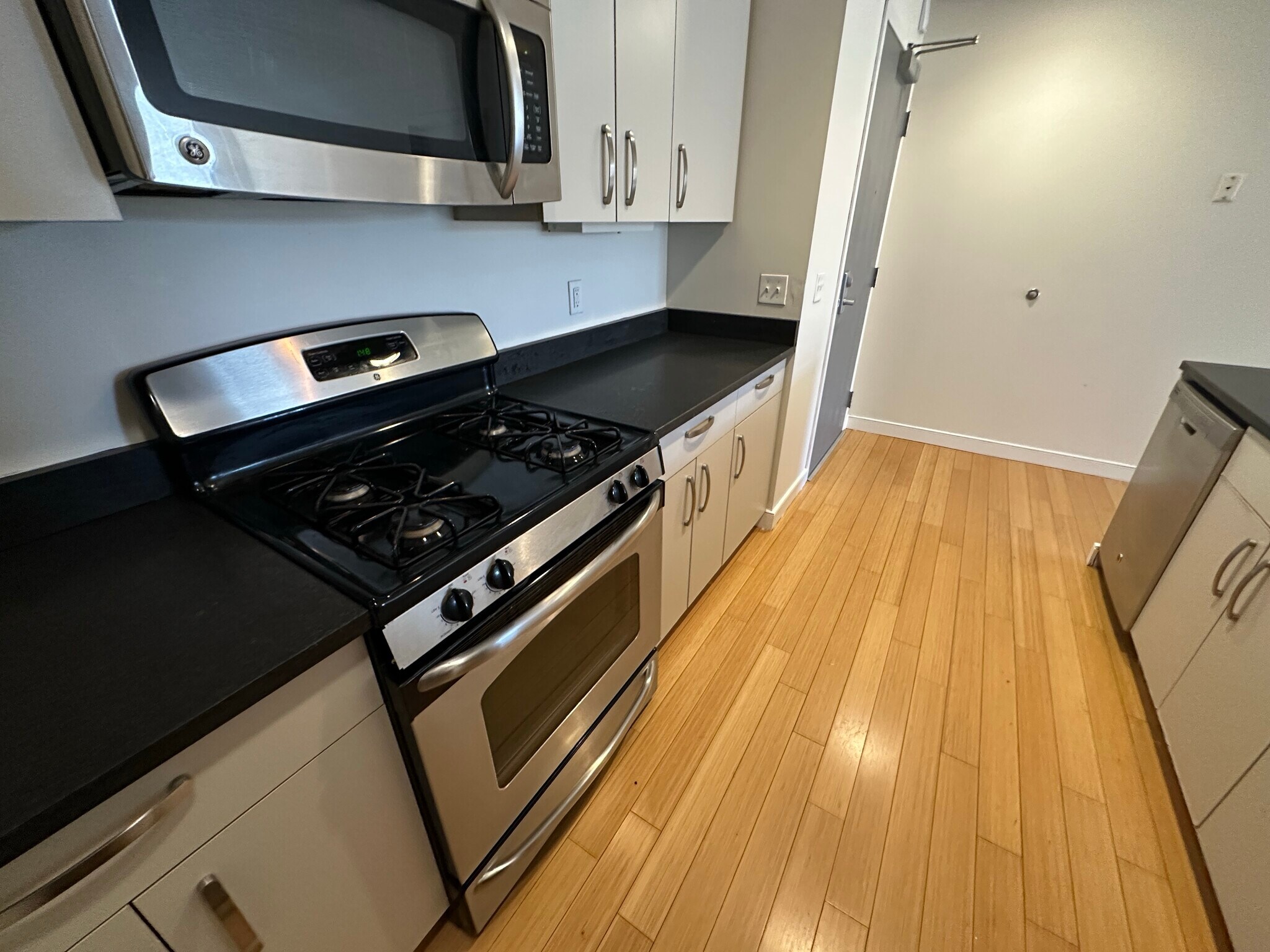 Building Photo - 599 Albany St