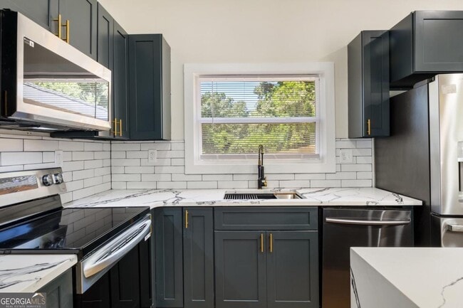 Building Photo - 2555 Flagstone Dr SE