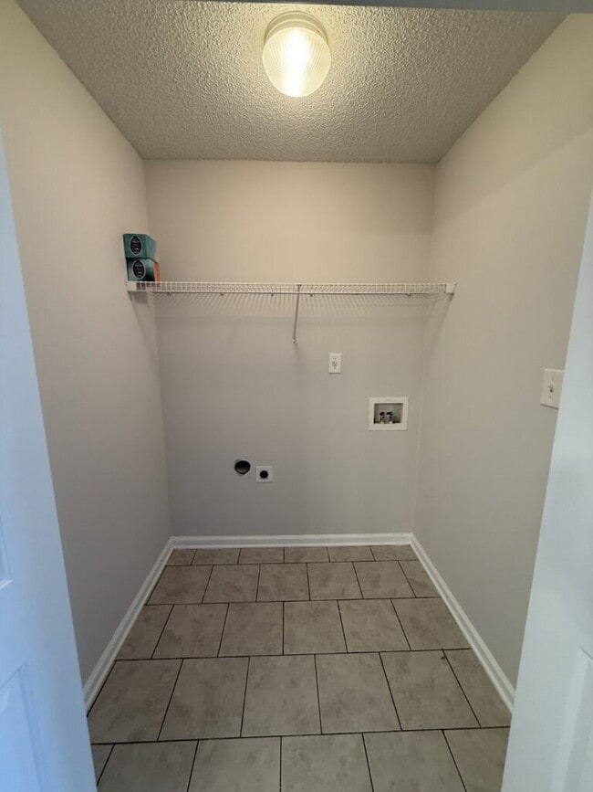 Building Photo - Spacious 3 bed 3 bath home in Union City