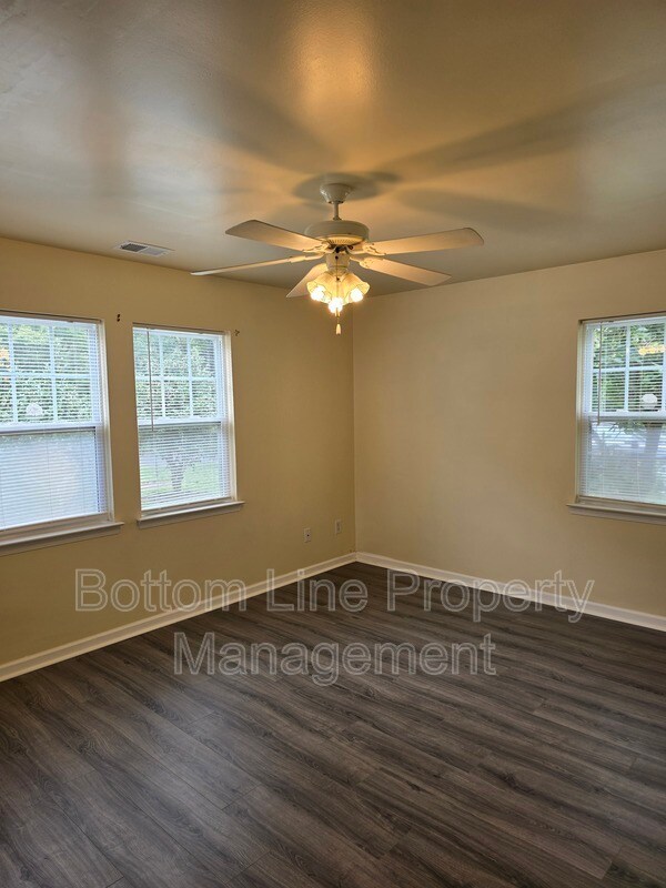 Building Photo - 5326 Eaton Cir