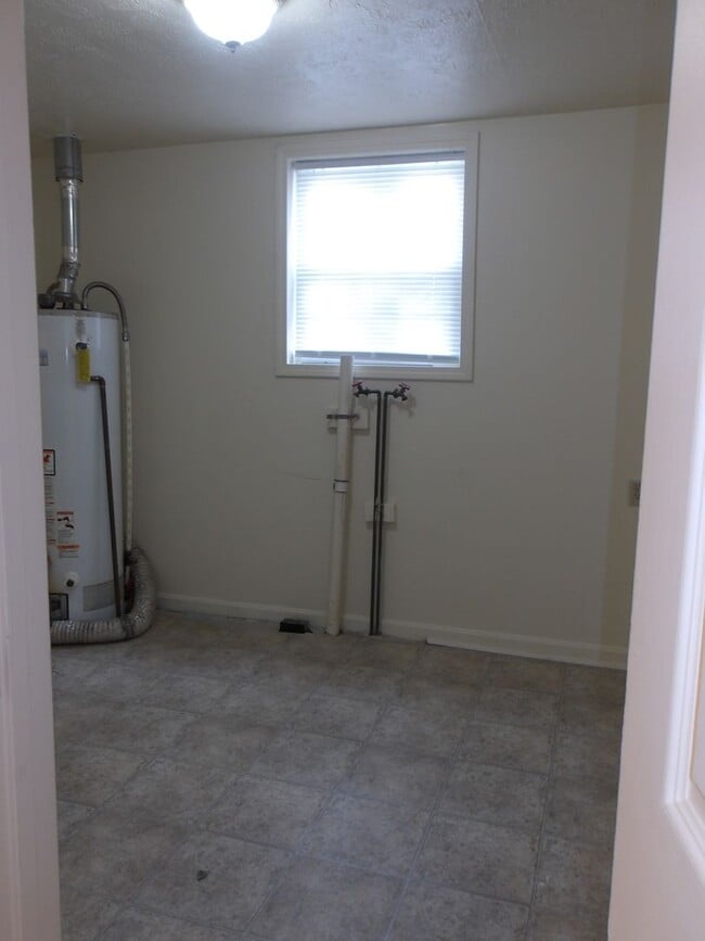 Building Photo - Remodeled 3BR/1BA House off of Taylor Blvd.