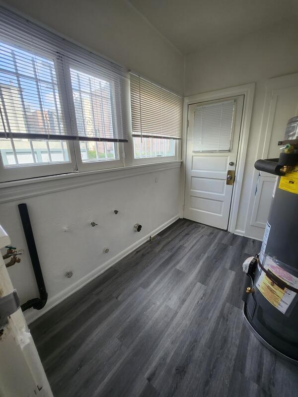 Building Photo - 4023 W 6th St