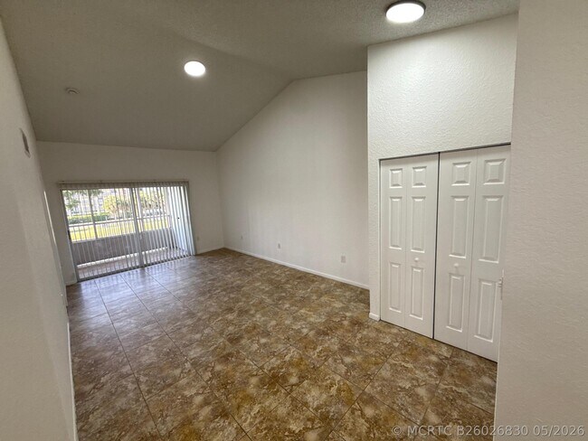 Building Photo - 2851 N Oakland Forest Dr