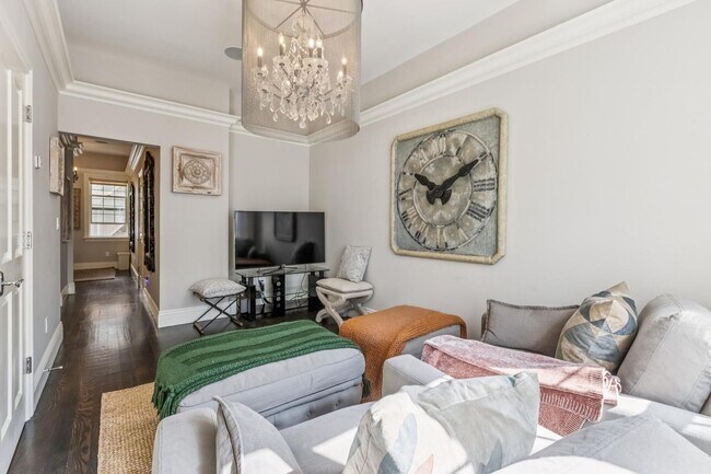 Building Photo - 690 Sutter St