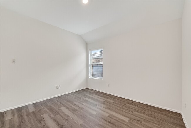 Building Photo - 19168 Pinewood Grove Trl