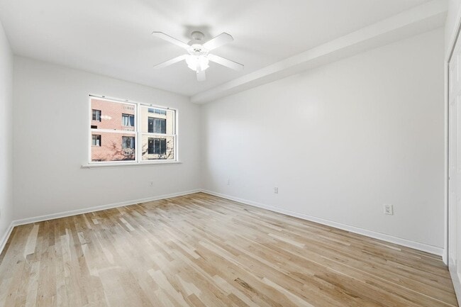 Building Photo - 86 Clinton St