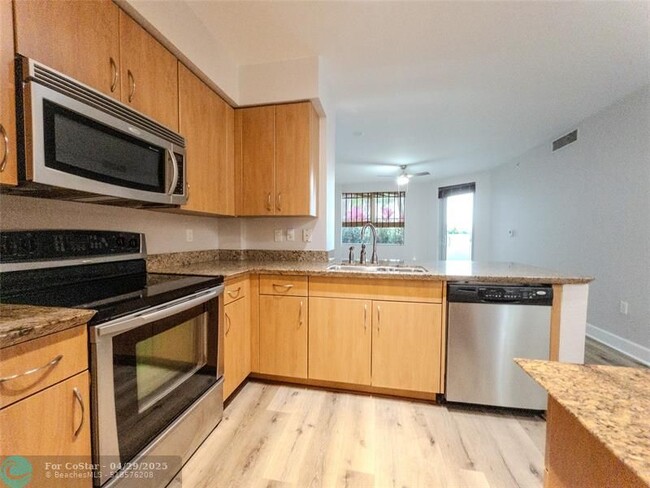 Building Photo - 1830 Radius Dr